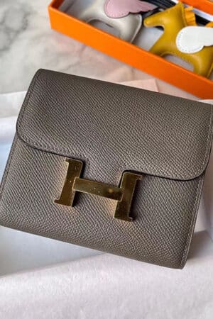 [에르메스] 콘스탄스 반지갑 8F Etain Epsom 송아지가죽 금장