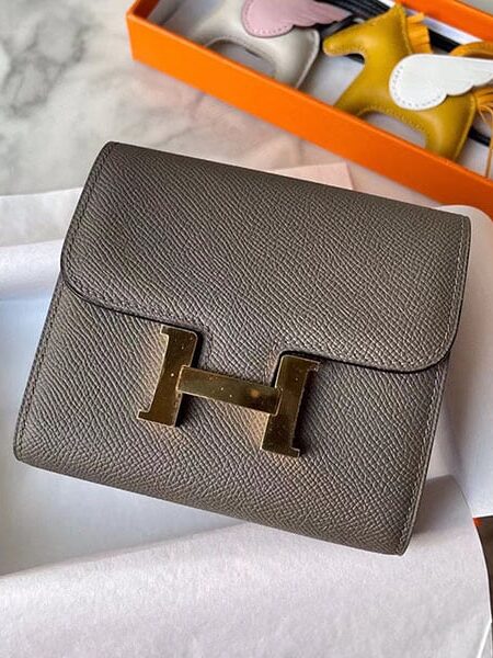 [에르메스] 콘스탄스 반지갑 8F Etain Epsom 송아지가죽 금장