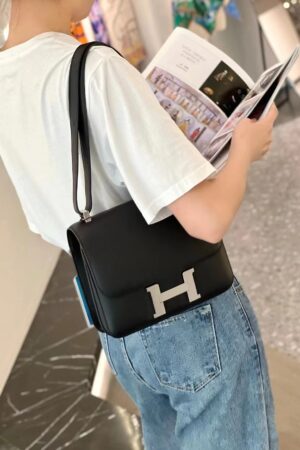 [에르메스] 콘스탄스 24cm 블랙 Epsom송아지가죽 숄더백 은장/금장