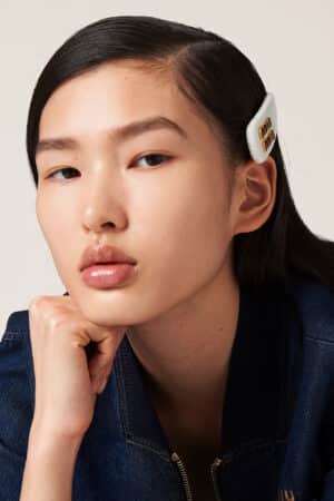 [미우미우] 페이턴트 레더 헤어핀 (2 COLORS)