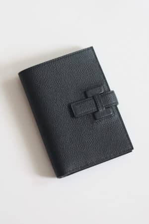 [에르메스] 뉴 H 파상트 컴팩트 지갑 Epsom – NOIR