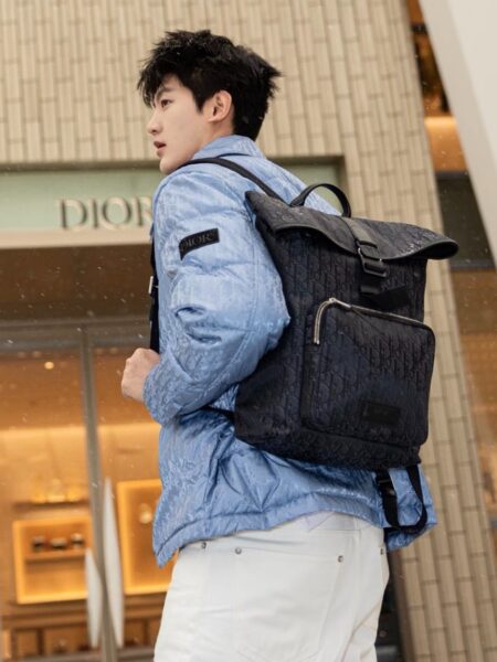 [디올] Dior Trek 롤탑 백팩 1DTBA245DOL