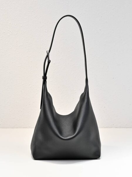 [더 로우] 이사 가죽 백 / 블랙