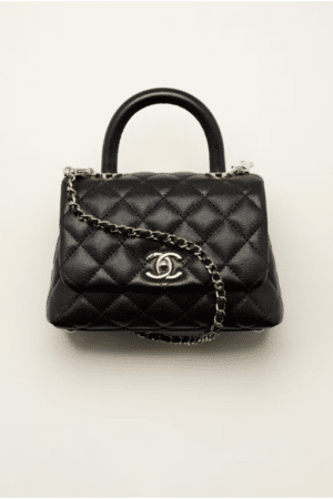 [샤넬] 핸들 장식의 미니 플랩 백 그레인드 카프스킨 골드 메탈 블랙 AS2215