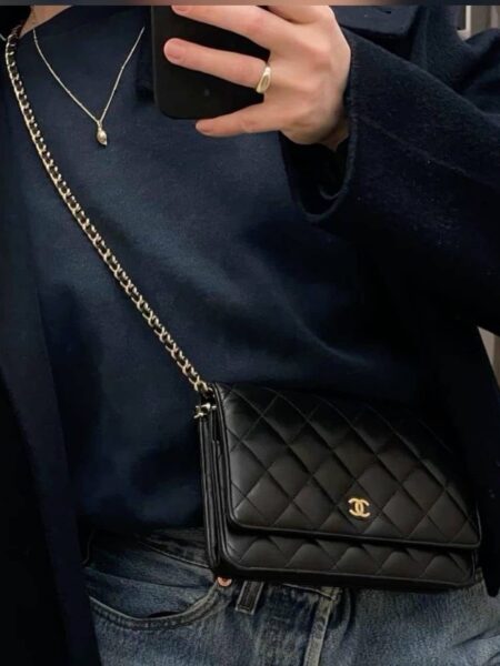 [샤넬] 클래식 WOC 미니 크로스백 블랙 램스킨 금장 AP0250