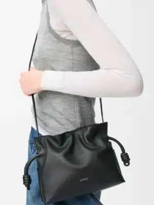 [로에베] 미니 플라멩코 클러치 나파 카프스킨 블랙 A411FC2X73