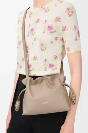 [로에베] 미니 플라멩코 클러치 나파 카프스킨 산드 A411FC2X73