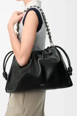 [로에베] 라지 플라멩코 펄스 나파 램스킨 블랙 실버 A411FPDX42