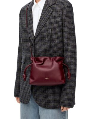 [로에베] 미니 플라멩코 클러치 나파 카프스킨 다크 버건디 A411FC2X73