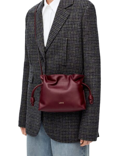 [로에베] 미니 플라멩코 클러치 나파 카프스킨 다크 버건디 A411FC2X73