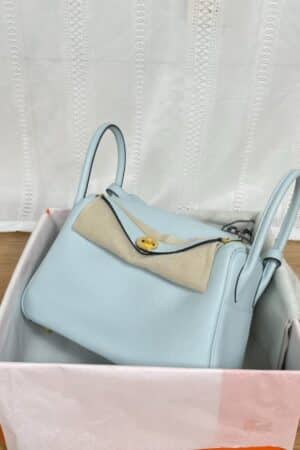 [에르메스] 린디 30cm Taurillon Clemence/ Bleu Pale - Gold