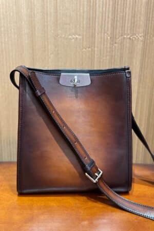 [벨루티] Ber 신상 E’Mio 호보 가죽 매신저백 EMIO_HOBO-V1