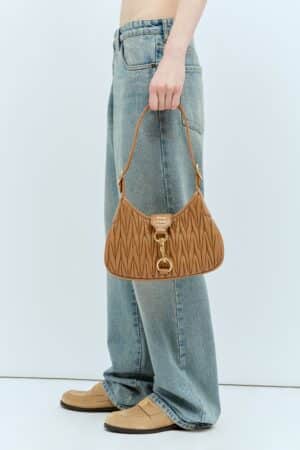 [미우미우] 마테라쎄 나파 레더 호보백 카라멜 5BC157 N88 F098L