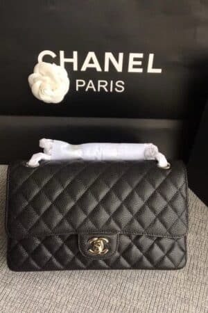 [샤넬] 미디움 클래식 플랩백 블랙 캐비어 카프스킨 은장  A01112