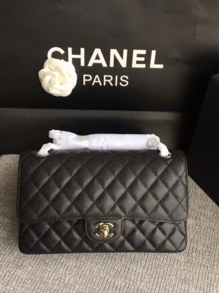 [샤넬] 미디움 클래식 플랩백 블랙 캐비어 카프스킨 은장  A01112