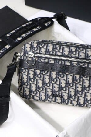 [디올] 사파리 메신저백