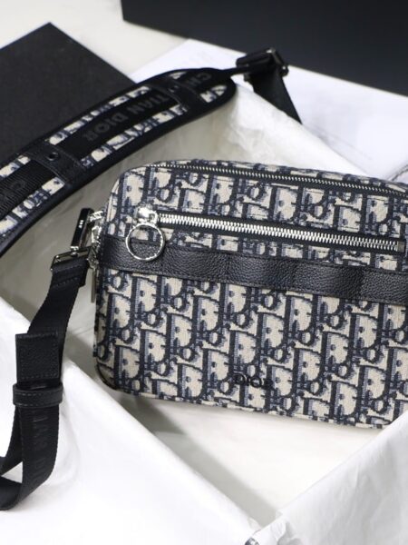 [디올] 사파리 메신저백