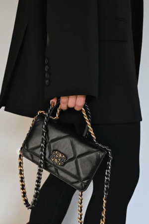 [샤넬] 19 WOC  램스킨 골드 메탈 AP0957