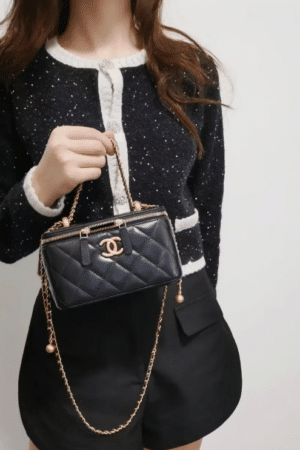 [샤넬] 베니티백 램스킨 블랙 골드볼 줄조절 체인 금장 AP3651