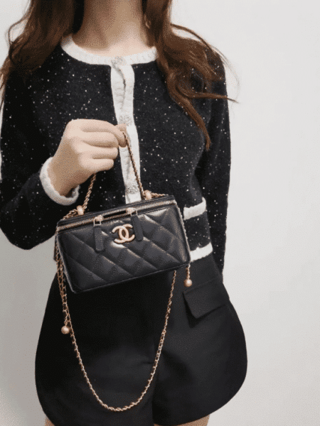 [샤넬] 베니티백 램스킨 블랙 골드볼 줄조절 체인 금장 AP3651