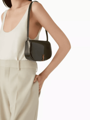 [생로랑] 페이턴트 가죽 소재의 미니 볼테르 779642AAD173446