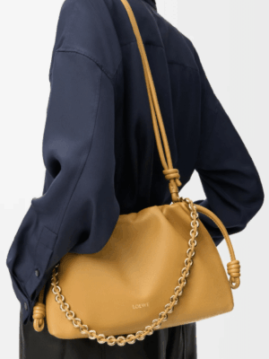 [로에베] 미디움 플라멩코 펄스 나파 램스킨 사하라 A411FCRX02