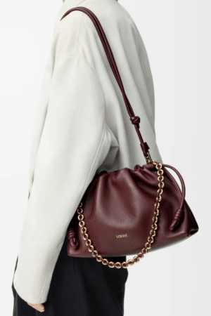 [로에베] 미디움 플라멩코 펄스 나파 램스킨 다크 버건디 A411FCRX02