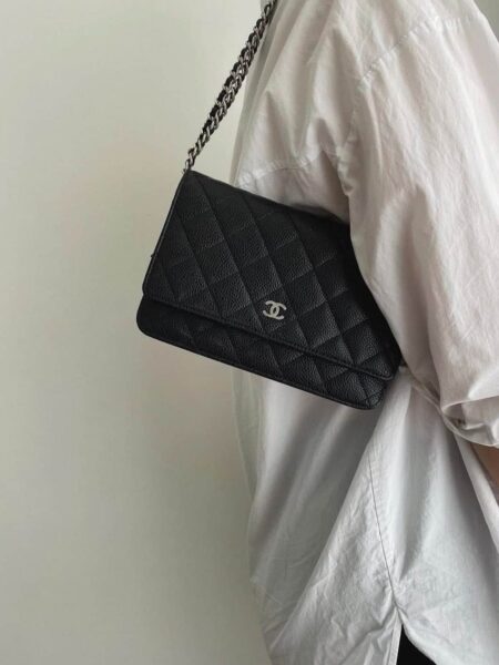 [샤넬] 클래식 WOC 미니 크로스백 블랙 캐비어 은장 AP0250