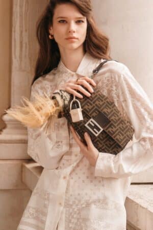 [펜디] 바게트 브라운 FF 자카드 패브릭 백 8BR600