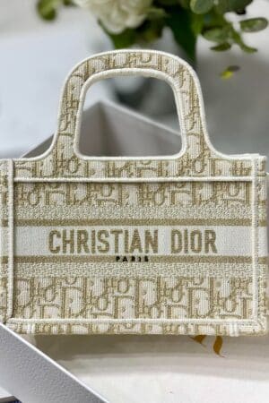 [디올] 미니 북 토트백 S5475ZTDT
