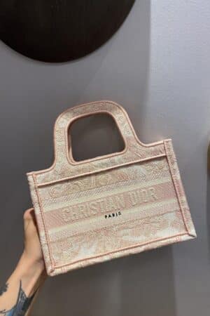 [디올] 미니 북 토트백 S5475ZTDT