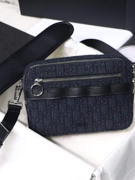 [디올] 사파리 메신저백