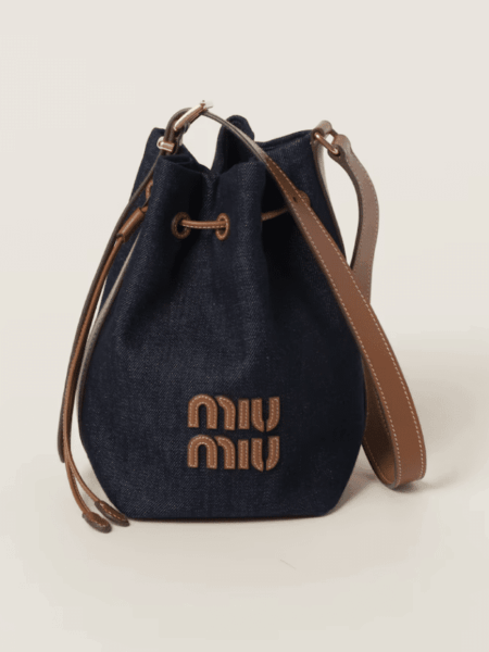 [미우미우] 로고 레터링 데님 버킷백 5BE090_2CRR_F0S30_V_OLO