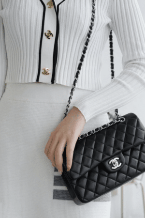 [샤넬] 스몰 클래식 플랩백 23CM 램스킨 은장 A01113 Y01864 C3906