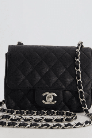 [샤넬] 미니 클래식 플랩백 17cm 블랙 캐비어 카프스킨 은장 A35200