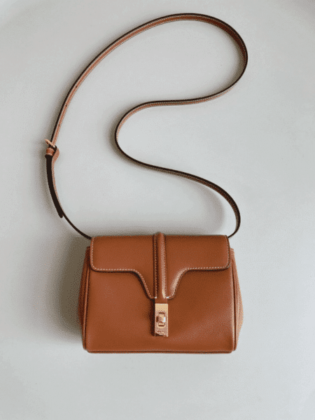 [셀린느] 미니 소프트 16 - 부드러운 카프스킨 10L353EQR 04LU