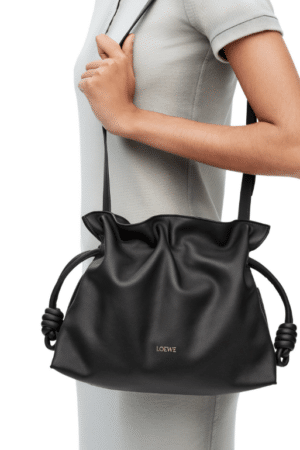 [로에베] 미디움 플라멩코 클러치 나파 카프스킨 블랙 0010966075