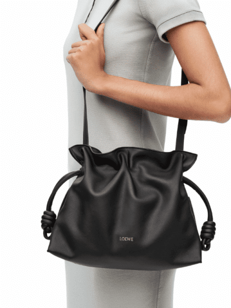 [로에베] 미디움 플라멩코 클러치 나파 카프스킨 블랙 0010966075