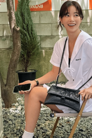 [발렌시아가] 크러쉬 스몰 퀼티드 체인백 블랙 716351210IY1000