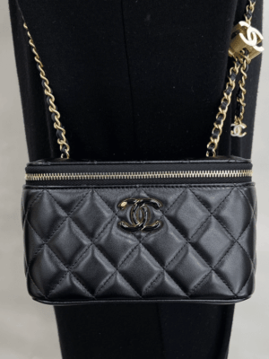 [샤넬] 베니티백 램스킨 블랙 체인 AP3940