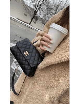 [샤넬] 핸들 장식의 스몰 플랩 백 캐비어 금장 메탈 블랙 A92990