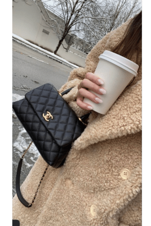 [샤넬] 핸들 장식의 스몰 플랩 백 캐비어 금장 메탈 블랙 A92990