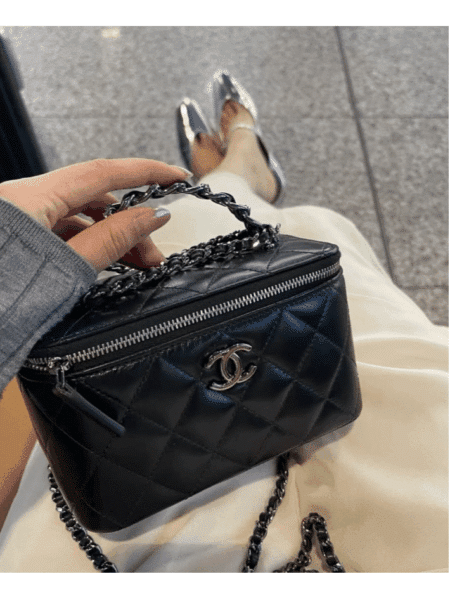 [샤넬] 베니티백 램스킨 블랙 탑 핸들 체인 은장 AP3593
