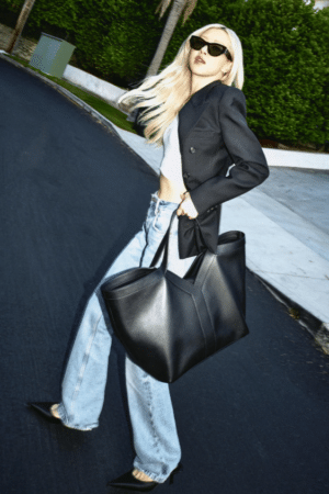 [생로랑] 가죽 소재의 y 토트  817602AAEB31000