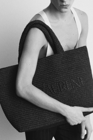 [생로랑] 라피아 소재의 생 로랑 토트백 756269GAAEI1000