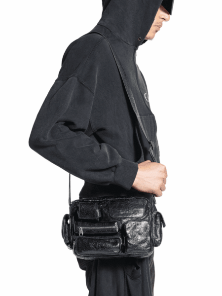 [발렌시아가] 남성 수퍼비지 카메라백 블랙 829068210C81000