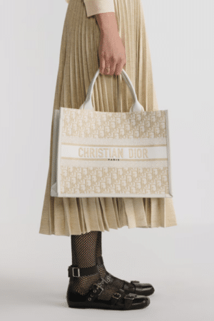 [디올] 미디엄 스트랩 북 토트백 M1324CZBB