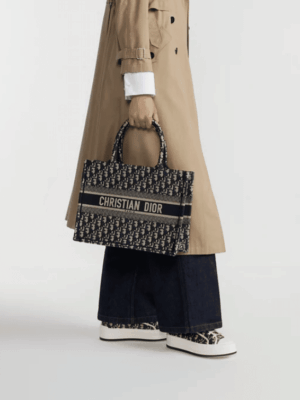 [디올] 미디엄 북 토트백 M1296ZRIW