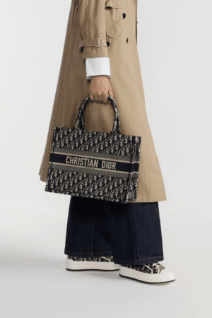 [디올] 미디엄 북 토트백 M1296ZRIW