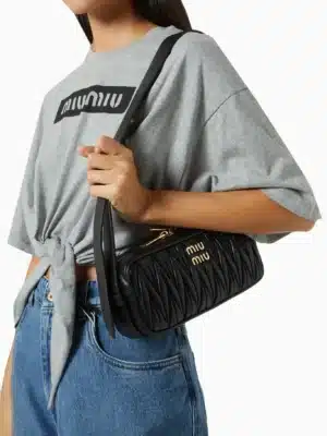 [미우미우] 마틀라세 나파 가죽 숄더백 블랙 5BC158_N88_F0002